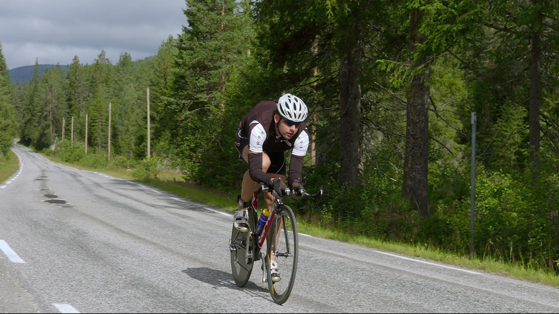 开云体育链接-球员心理稳健，关键罚球处理沉着，被罚球员必须离球多少米  第4张